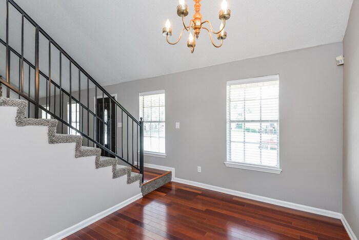 Building Photo - 6840 Briarwood Dr