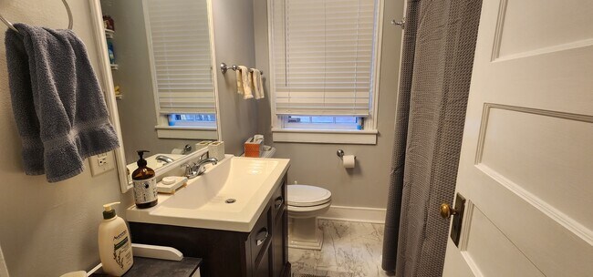 Building Photo - 1322 Floyd Ave