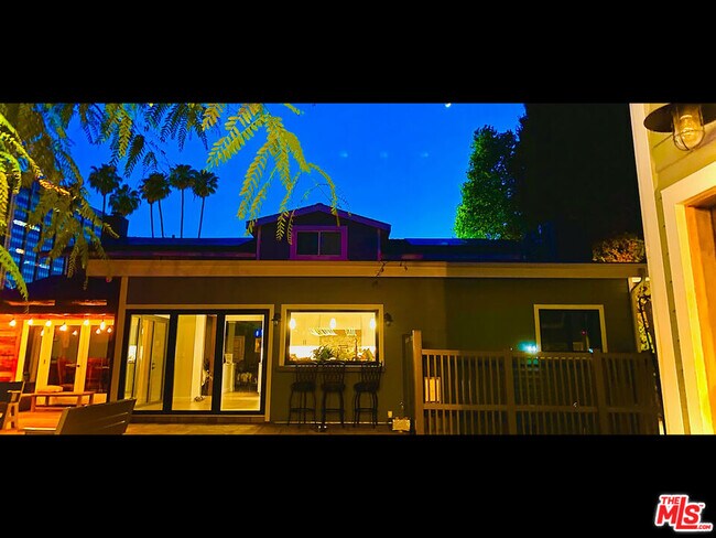 Building Photo - 4744 Haskell Ave