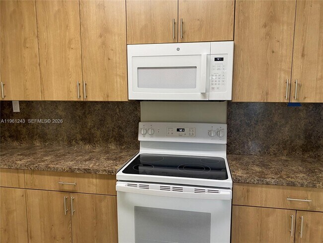 Building Photo - 1158 SW 11th Ave