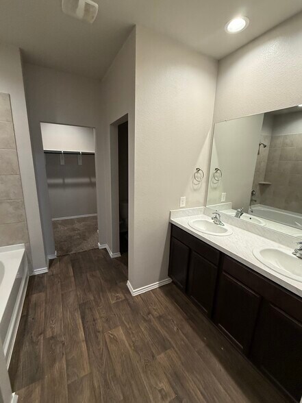 Building Photo - 23627 Blodgett Peak Trl