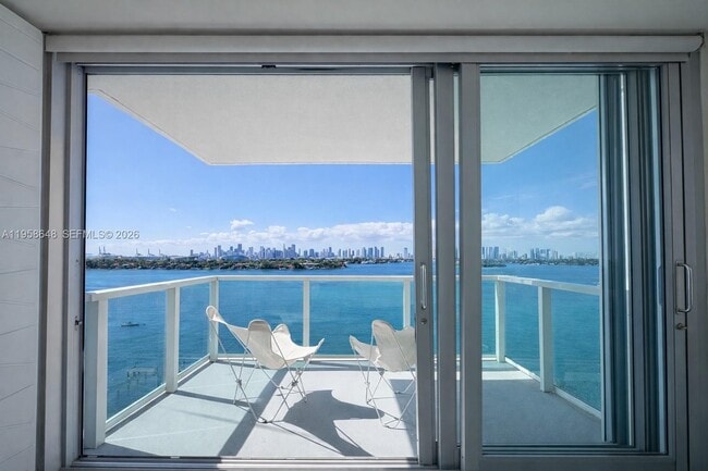 Building Photo - 1000 West Ave