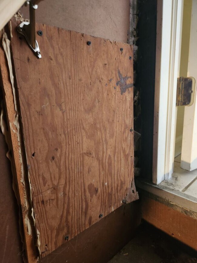 Building Photo - 413-415-415 N 6th Ave