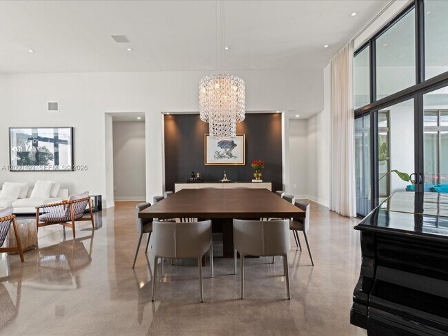 Building Photo - 16650 Sunset Way