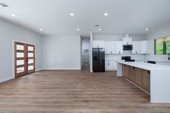 Building Photo - 354 Peach Pt Ln