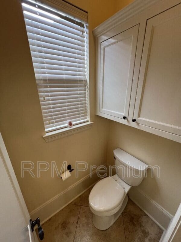 Building Photo - 17703 Shady Creek Ave