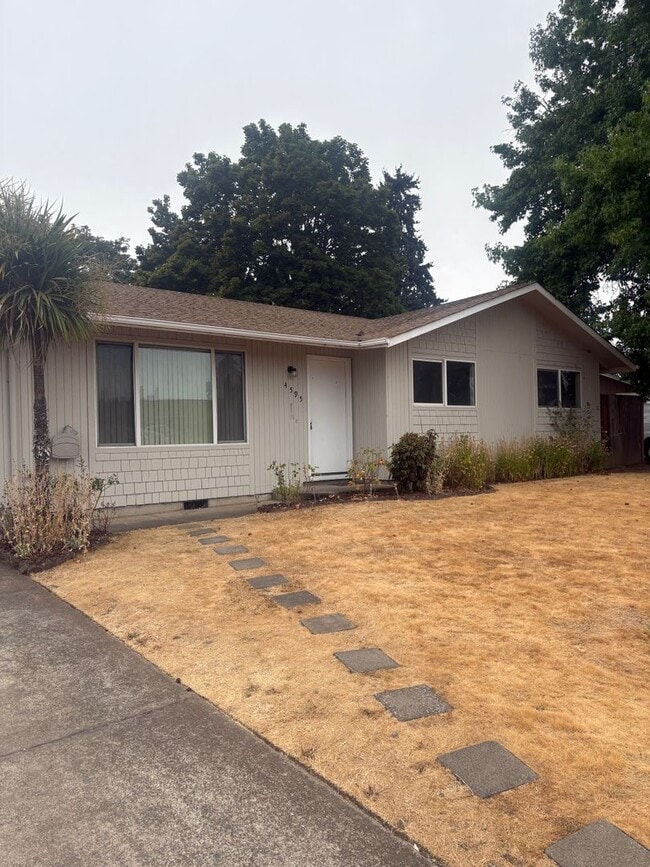 Primary Photo - 3 Bedroom, 2 Bathroom House in Bethel-Dane...