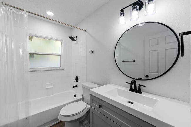 Building Photo - 37745 Walker Aly