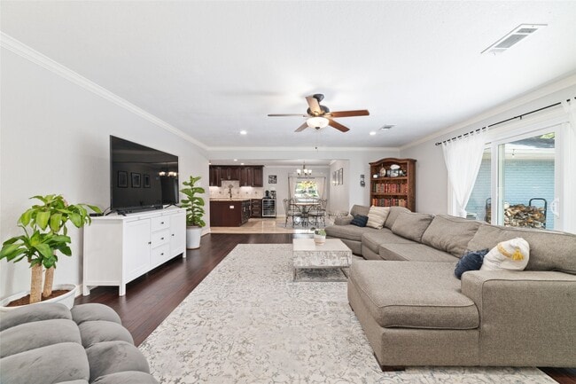 Building Photo - 3815 April Ln