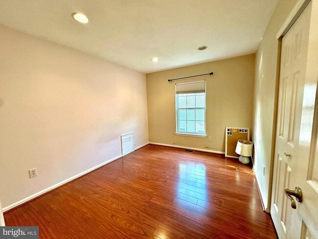 Building Photo - 8901 Normandy Dr