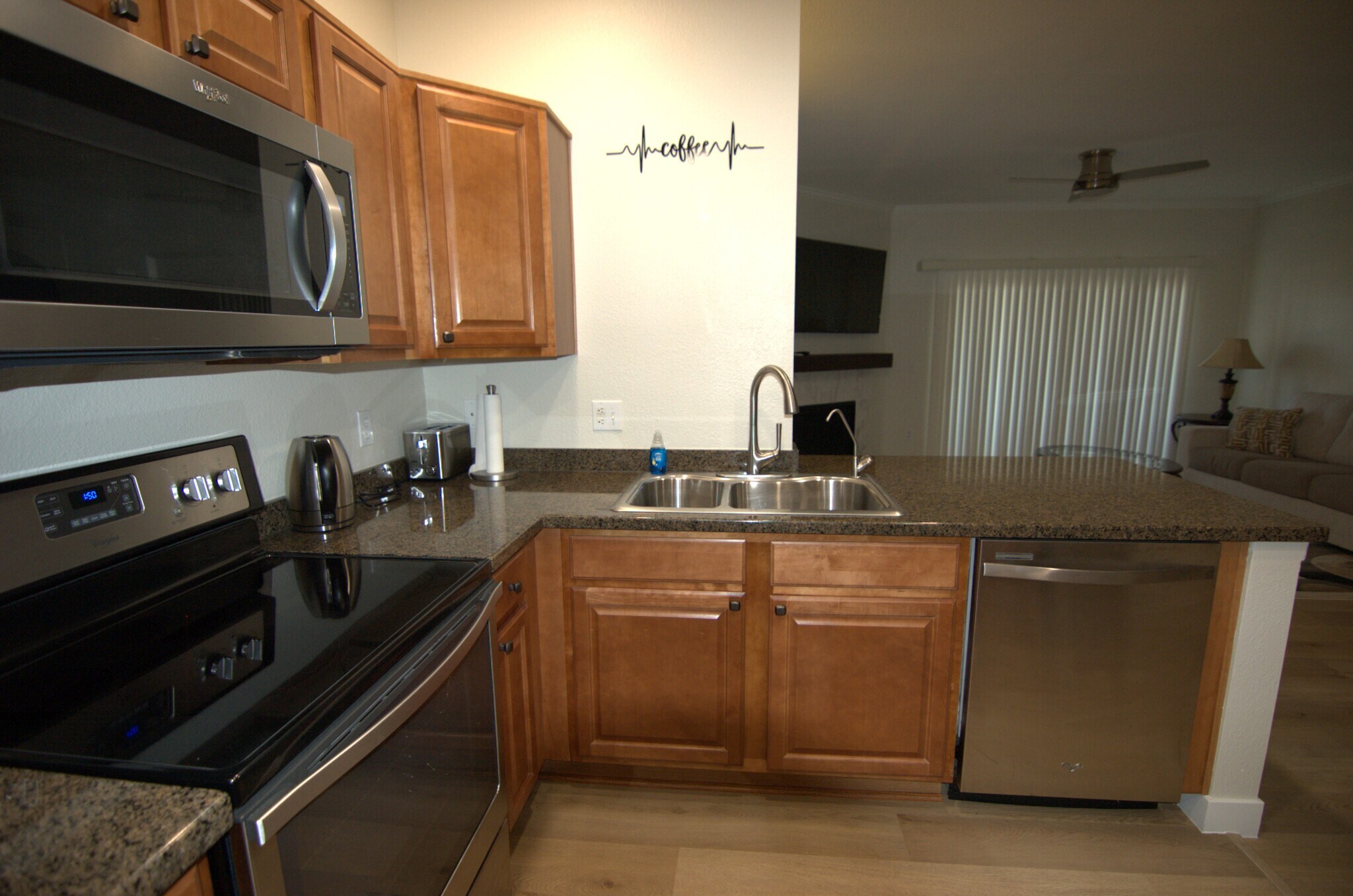KITCHEN - 16013 S Desert Foothills Pky