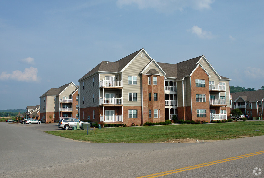 Building Photo - Waterford Village Apartments