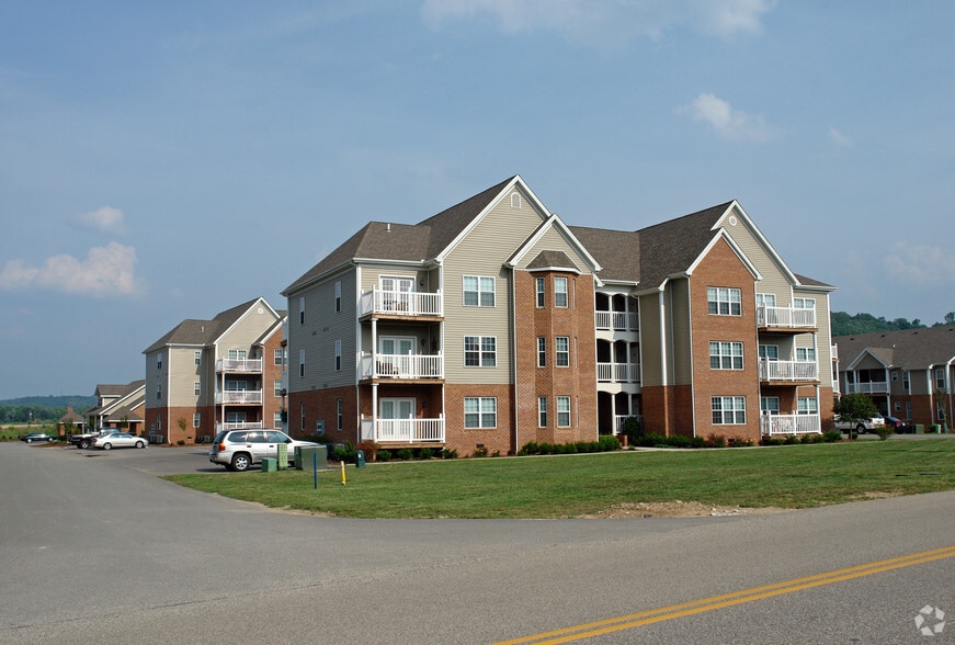 Primary Photo - Waterford Village Apartments