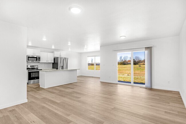 Building Photo - 804 S Lambert Cir