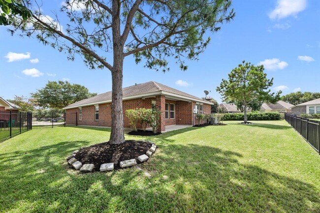 Building Photo - 26151 Travis Brook Dr