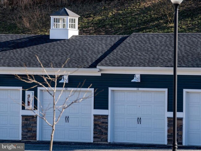 Building Photo - 3104 Rowen Ct