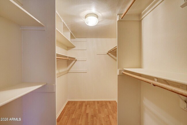 Building Photo - 616 E Manzanita Dr