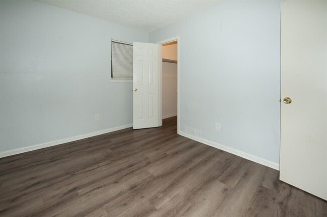 Building Photo - 7303 Grand Canyon Dr