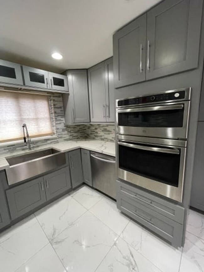 Building Photo - 3011 NW 48th Ave