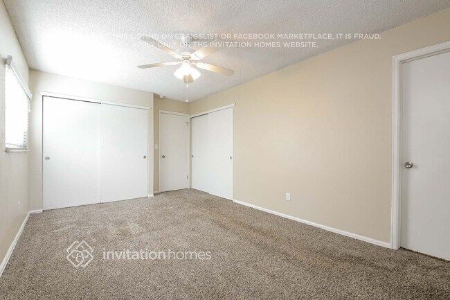 Building Photo - 11242 W 102nd Dr