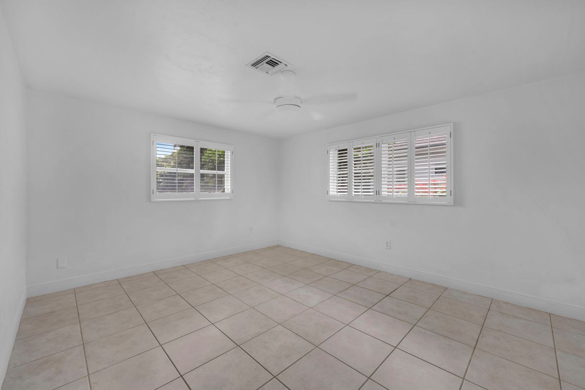 Building Photo - 656 Binnacle Dr