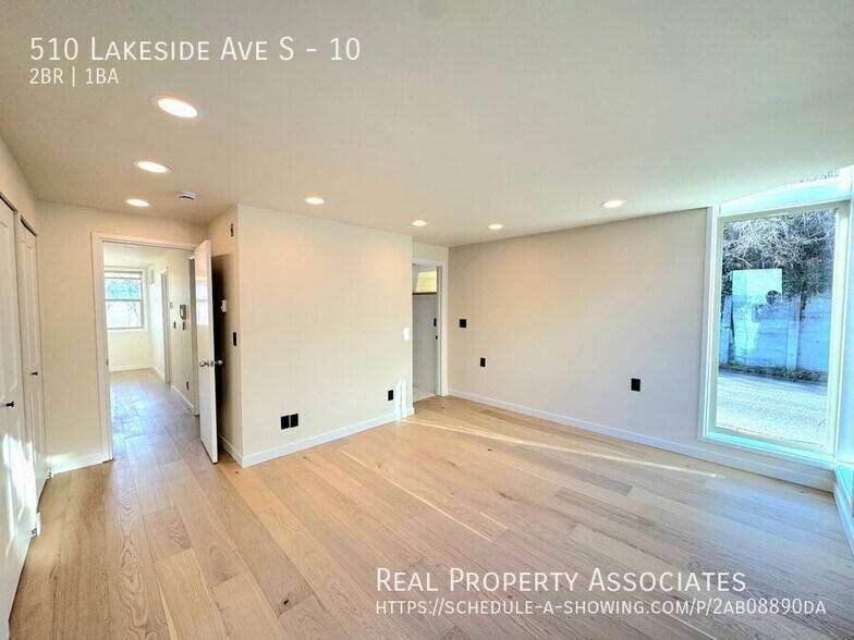 Building Photo - 510 Lakeside Ave S