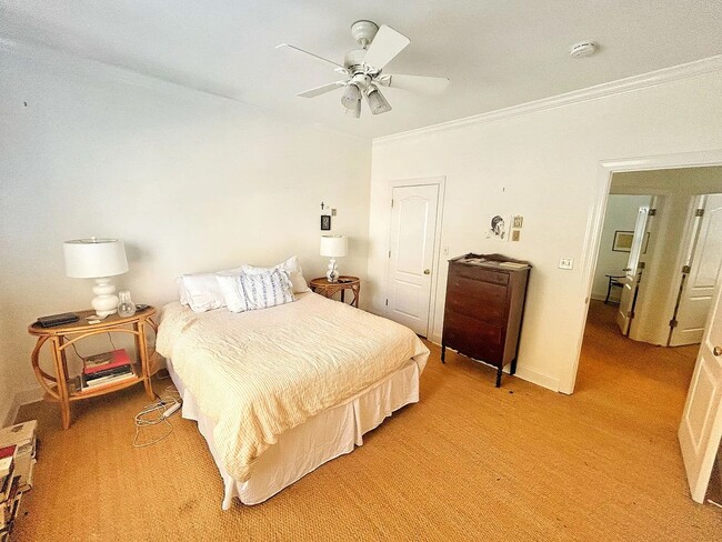 Building Photo - 951 Frontage Rd