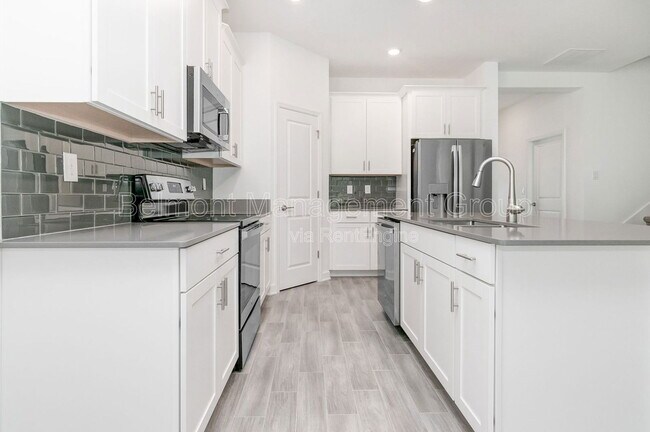 Building Photo - 5636 Quiet Palm Lp