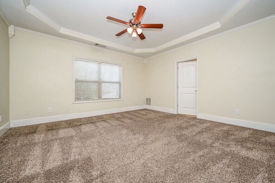 Building Photo - 104 Society St