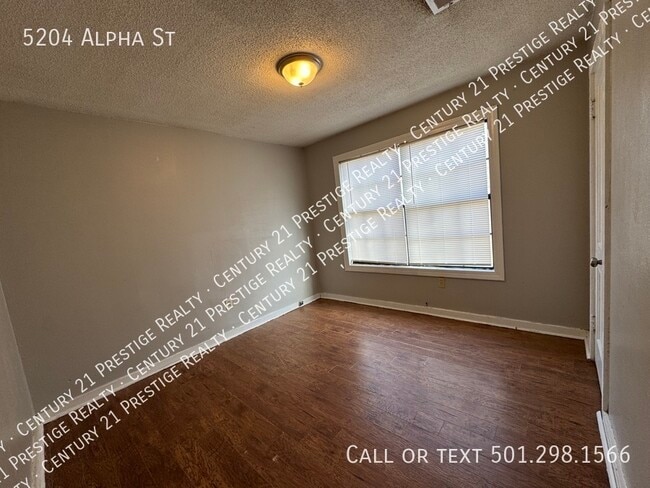 Building Photo - 5204 Alpha St