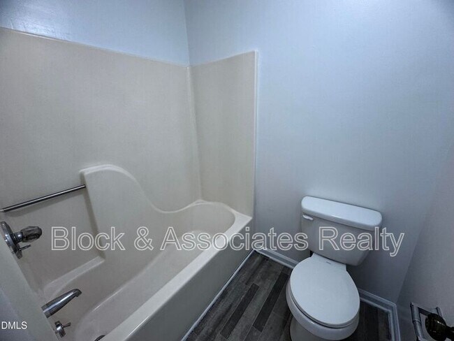 Building Photo - 4110 Kaplan Dr