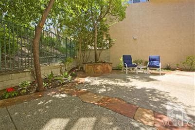Primary Photo - Oak Park Executive Home