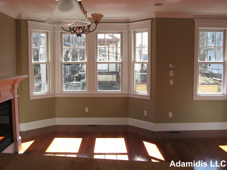 Building Photo - 15 Eldora St