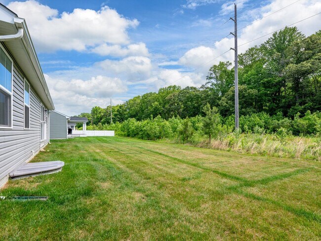 Building Photo - BeachTree Preserve Beauty | Finished Basement, Pool Access & Lawn Care Included