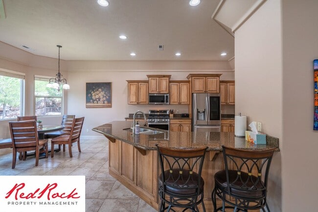 Building Photo - Minimally Furnished home in Little Valley!