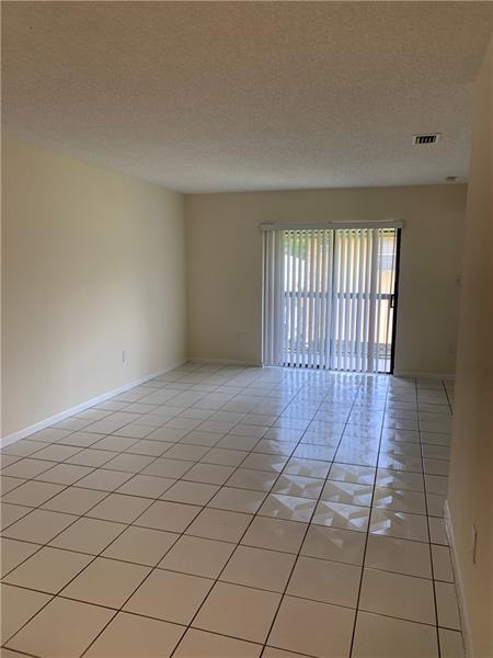 Building Photo - 6001 Shaker Wood Cir