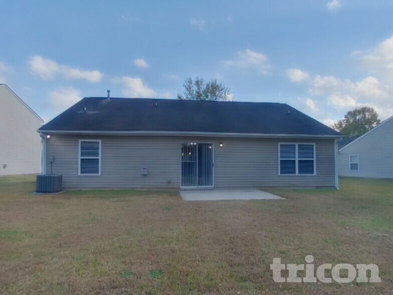 Building Photo - 4116 Larkhaven Village Dr