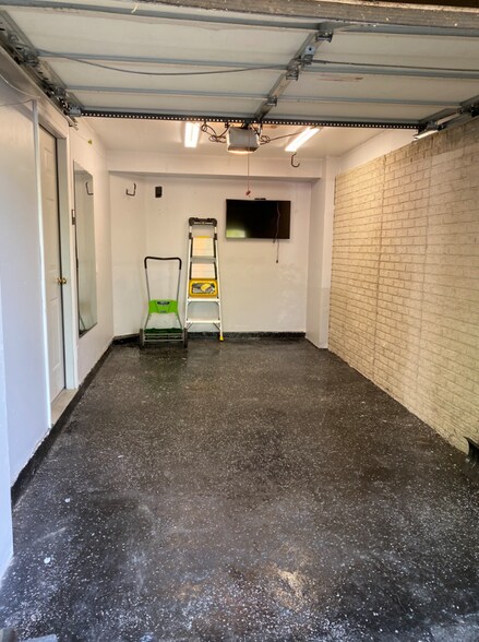 Building Photo - 3102 Gallop Way