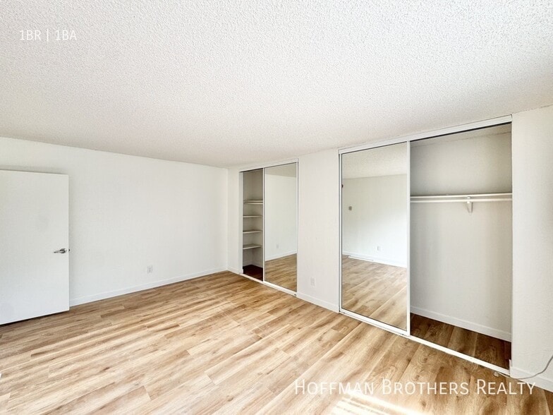 Building Photo - 1000 N Doheny Dr