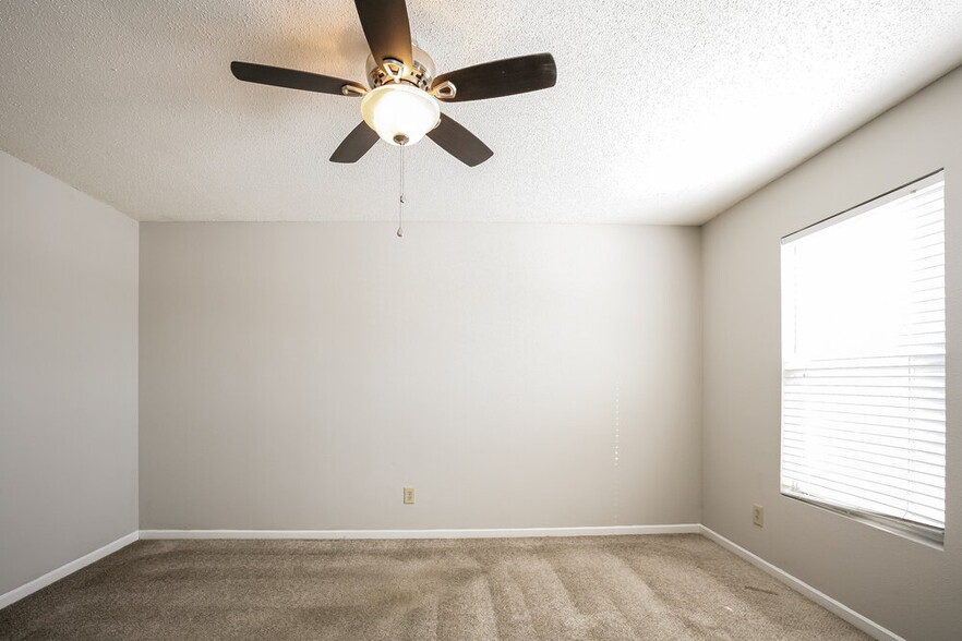 Building Photo - 10860 Wymm Ln