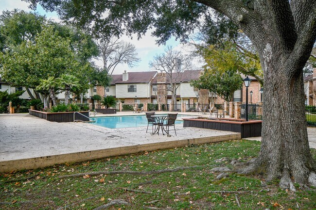 Building Photo - 2626 Bering Dr