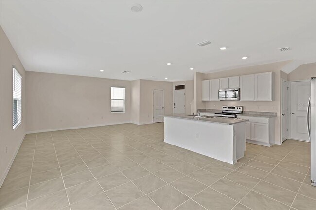 Building Photo - 32605 Canyonlands Dr