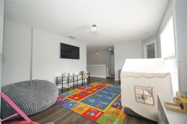 Building Photo - 8815 Royal Enclave Blvd