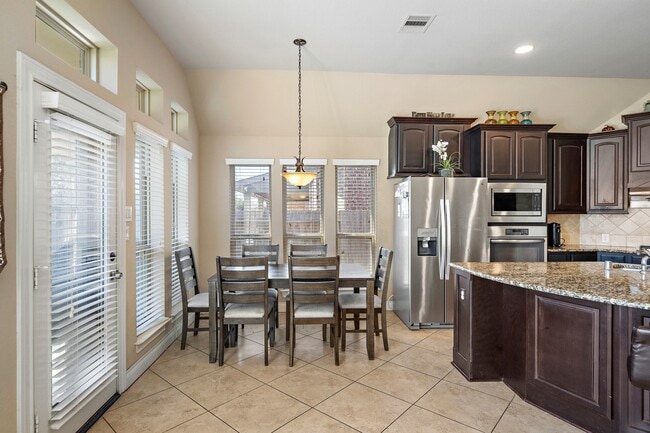 Building Photo - 17119 Kildonan Ct