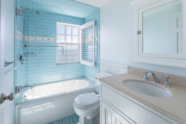 Building Photo - 159 Beach Ave