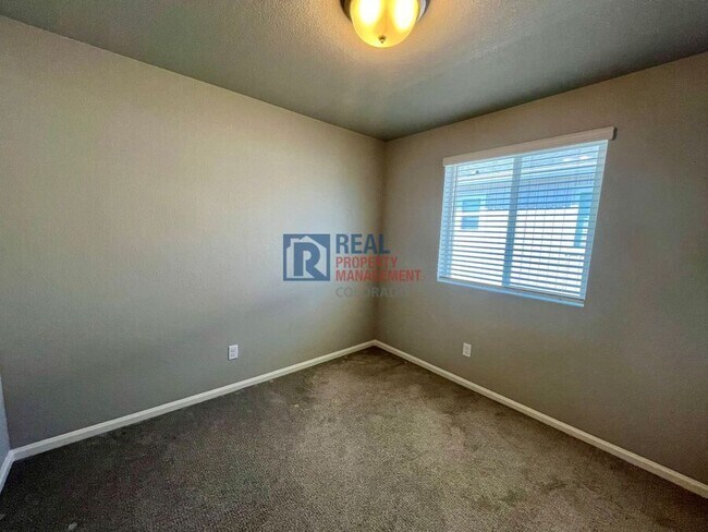 Building Photo - 9254 Henson Pl