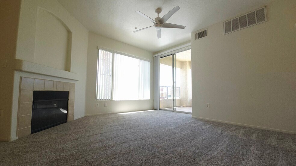 Building Photo - 7127 S Durango Dr
