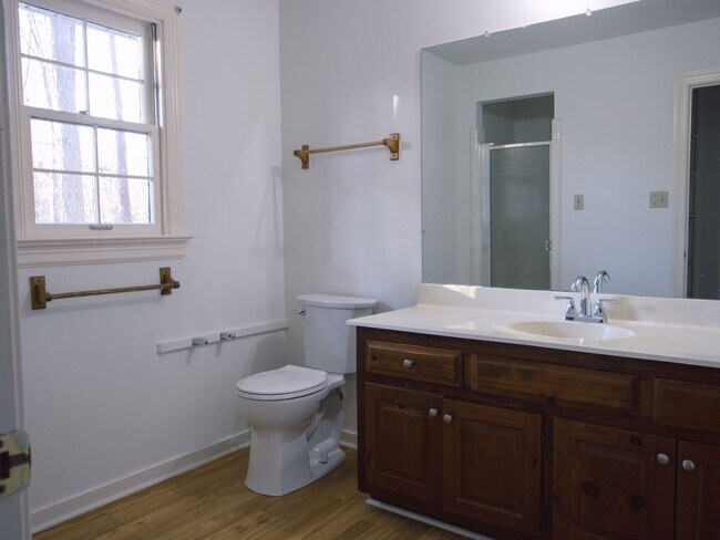 Building Photo - -- ACT FAST!  HUGE 4 BEDROOM 2.5 BATH GLEN ALLEN HOME --