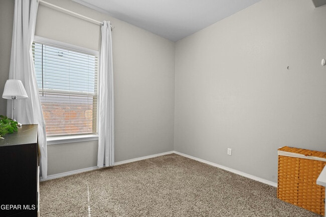 Building Photo - 13616 Samlesbury Ave
