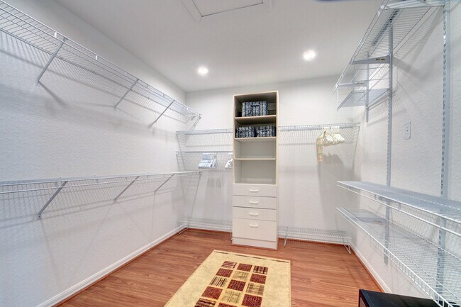 Building Photo - 4006 Bahia Isle Cir